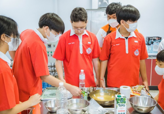 ภาพกิจกรรม   คณะวิทยาศาสตร์และเทคโนโลยี มหาวิทยาลัยราชภัฏกำแพงเพชร ร่วมกับโรงเรียนกำแพงเพชรพิทยาคม จัดโครงการค่ายวิทยาศาสตร์นักเรียนห้องเรียนพิเศษ