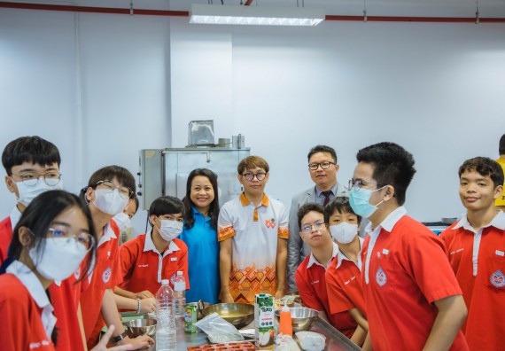 ภาพกิจกรรม   คณะวิทยาศาสตร์และเทคโนโลยี มหาวิทยาลัยราชภัฏกำแพงเพชร ร่วมกับโรงเรียนกำแพงเพชรพิทยาคม จัดโครงการค่ายวิทยาศาสตร์นักเรียนห้องเรียนพิเศษ