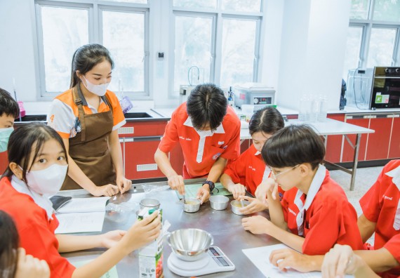 ภาพกิจกรรม   คณะวิทยาศาสตร์และเทคโนโลยี มหาวิทยาลัยราชภัฏกำแพงเพชร ร่วมกับโรงเรียนกำแพงเพชรพิทยาคม จัดโครงการค่ายวิทยาศาสตร์นักเรียนห้องเรียนพิเศษ