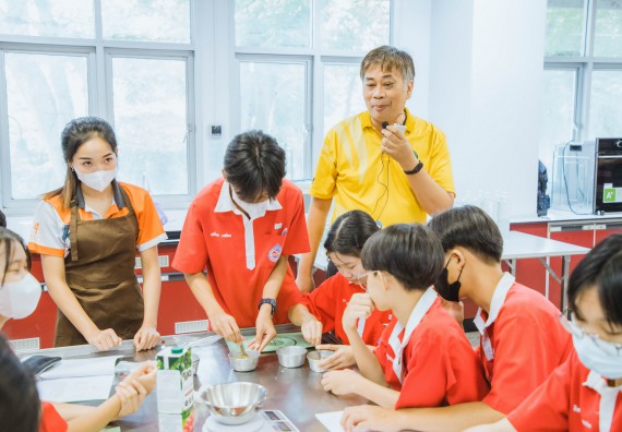 ภาพกิจกรรม   คณะวิทยาศาสตร์และเทคโนโลยี มหาวิทยาลัยราชภัฏกำแพงเพชร ร่วมกับโรงเรียนกำแพงเพชรพิทยาคม จัดโครงการค่ายวิทยาศาสตร์นักเรียนห้องเรียนพิเศษ