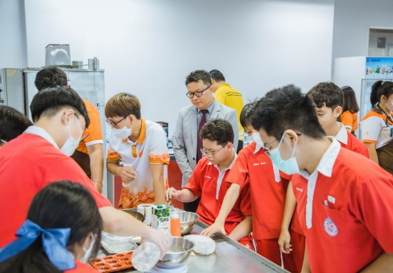 ภาพกิจกรรม   คณะวิทยาศาสตร์และเทคโนโลยี มหาวิทยาลัยราชภัฏกำแพงเพชร ร่วมกับโรงเรียนกำแพงเพชรพิทยาคม จัดโครงการค่ายวิทยาศาสตร์นักเรียนห้องเรียนพิเศษ