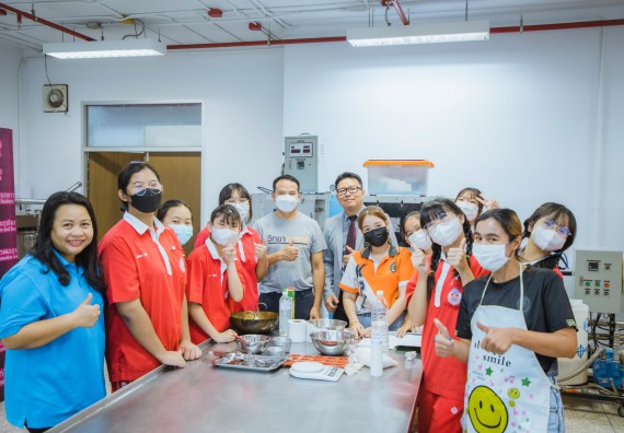 ภาพกิจกรรม   คณะวิทยาศาสตร์และเทคโนโลยี มหาวิทยาลัยราชภัฏกำแพงเพชร ร่วมกับโรงเรียนกำแพงเพชรพิทยาคม จัดโครงการค่ายวิทยาศาสตร์นักเรียนห้องเรียนพิเศษ