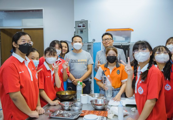 ภาพกิจกรรม   คณะวิทยาศาสตร์และเทคโนโลยี มหาวิทยาลัยราชภัฏกำแพงเพชร ร่วมกับโรงเรียนกำแพงเพชรพิทยาคม จัดโครงการค่ายวิทยาศาสตร์นักเรียนห้องเรียนพิเศษ