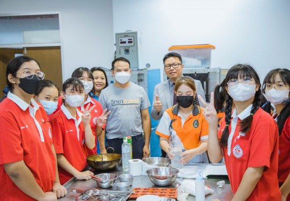 ภาพกิจกรรม   คณะวิทยาศาสตร์และเทคโนโลยี มหาวิทยาลัยราชภัฏกำแพงเพชร ร่วมกับโรงเรียนกำแพงเพชรพิทยาคม จัดโครงการค่ายวิทยาศาสตร์นักเรียนห้องเรียนพิเศษ