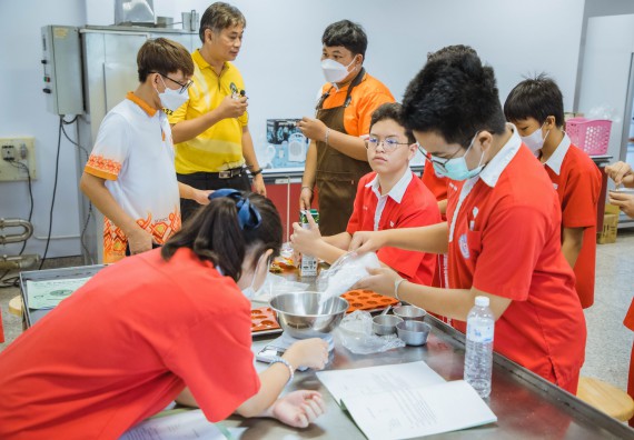 ภาพกิจกรรม   คณะวิทยาศาสตร์และเทคโนโลยี มหาวิทยาลัยราชภัฏกำแพงเพชร ร่วมกับโรงเรียนกำแพงเพชรพิทยาคม จัดโครงการค่ายวิทยาศาสตร์นักเรียนห้องเรียนพิเศษ