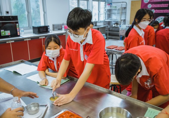 ภาพกิจกรรม   คณะวิทยาศาสตร์และเทคโนโลยี มหาวิทยาลัยราชภัฏกำแพงเพชร ร่วมกับโรงเรียนกำแพงเพชรพิทยาคม จัดโครงการค่ายวิทยาศาสตร์นักเรียนห้องเรียนพิเศษ