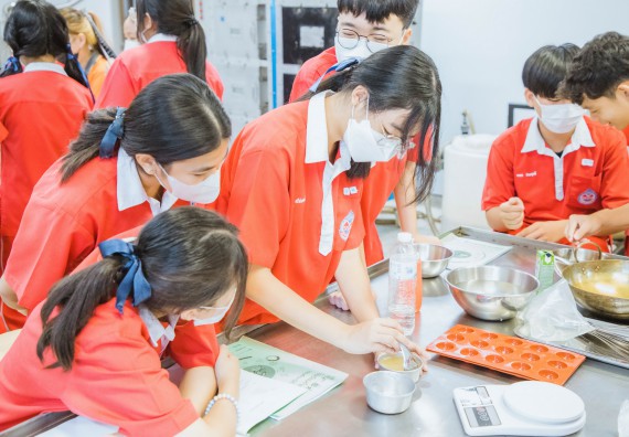 ภาพกิจกรรม   คณะวิทยาศาสตร์และเทคโนโลยี มหาวิทยาลัยราชภัฏกำแพงเพชร ร่วมกับโรงเรียนกำแพงเพชรพิทยาคม จัดโครงการค่ายวิทยาศาสตร์นักเรียนห้องเรียนพิเศษ