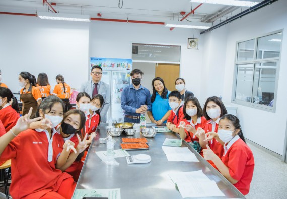 ภาพกิจกรรม   คณะวิทยาศาสตร์และเทคโนโลยี มหาวิทยาลัยราชภัฏกำแพงเพชร ร่วมกับโรงเรียนกำแพงเพชรพิทยาคม จัดโครงการค่ายวิทยาศาสตร์นักเรียนห้องเรียนพิเศษ