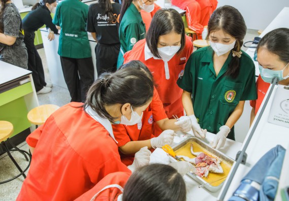 ภาพกิจกรรม   คณะวิทยาศาสตร์และเทคโนโลยี มหาวิทยาลัยราชภัฏกำแพงเพชร ร่วมกับโรงเรียนกำแพงเพชรพิทยาคม จัดโครงการค่ายวิทยาศาสตร์นักเรียนห้องเรียนพิเศษ