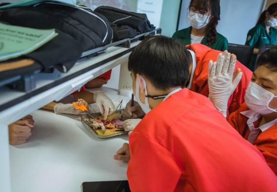 ภาพกิจกรรม   คณะวิทยาศาสตร์และเทคโนโลยี มหาวิทยาลัยราชภัฏกำแพงเพชร ร่วมกับโรงเรียนกำแพงเพชรพิทยาคม จัดโครงการค่ายวิทยาศาสตร์นักเรียนห้องเรียนพิเศษ