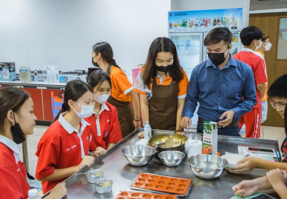 ภาพกิจกรรม   คณะวิทยาศาสตร์และเทคโนโลยี มหาวิทยาลัยราชภัฏกำแพงเพชร ร่วมกับโรงเรียนกำแพงเพชรพิทยาคม จัดโครงการค่ายวิทยาศาสตร์นักเรียนห้องเรียนพิเศษ