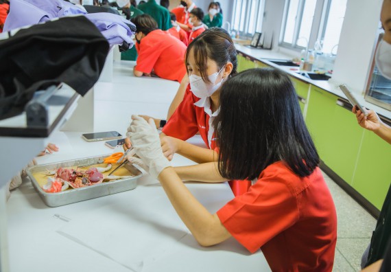 ภาพกิจกรรม   คณะวิทยาศาสตร์และเทคโนโลยี มหาวิทยาลัยราชภัฏกำแพงเพชร ร่วมกับโรงเรียนกำแพงเพชรพิทยาคม จัดโครงการค่ายวิทยาศาสตร์นักเรียนห้องเรียนพิเศษ