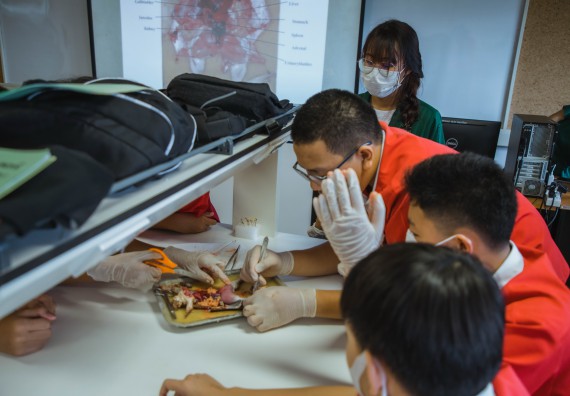 ภาพกิจกรรม   คณะวิทยาศาสตร์และเทคโนโลยี มหาวิทยาลัยราชภัฏกำแพงเพชร ร่วมกับโรงเรียนกำแพงเพชรพิทยาคม จัดโครงการค่ายวิทยาศาสตร์นักเรียนห้องเรียนพิเศษ