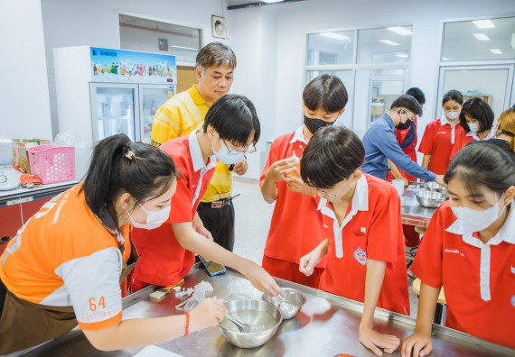 ภาพกิจกรรม   คณะวิทยาศาสตร์และเทคโนโลยี มหาวิทยาลัยราชภัฏกำแพงเพชร ร่วมกับโรงเรียนกำแพงเพชรพิทยาคม จัดโครงการค่ายวิทยาศาสตร์นักเรียนห้องเรียนพิเศษ