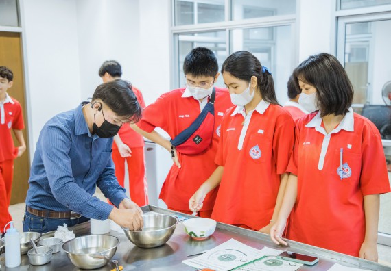 ภาพกิจกรรม   คณะวิทยาศาสตร์และเทคโนโลยี มหาวิทยาลัยราชภัฏกำแพงเพชร ร่วมกับโรงเรียนกำแพงเพชรพิทยาคม จัดโครงการค่ายวิทยาศาสตร์นักเรียนห้องเรียนพิเศษ