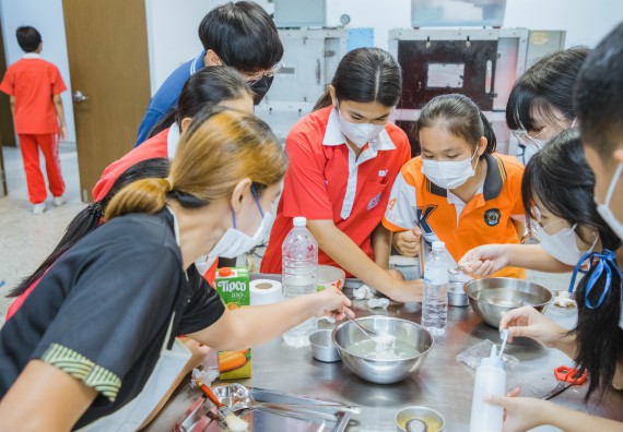 ภาพกิจกรรม   คณะวิทยาศาสตร์และเทคโนโลยี มหาวิทยาลัยราชภัฏกำแพงเพชร ร่วมกับโรงเรียนกำแพงเพชรพิทยาคม จัดโครงการค่ายวิทยาศาสตร์นักเรียนห้องเรียนพิเศษ