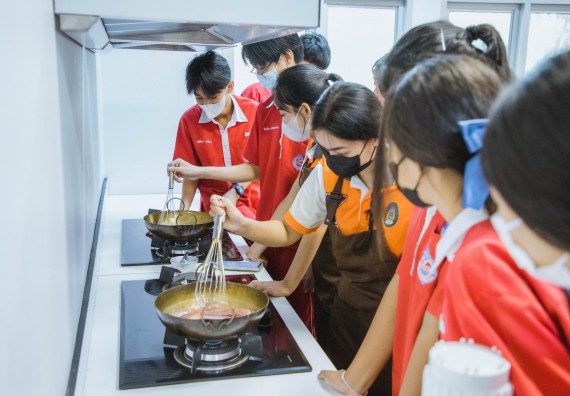 ภาพกิจกรรม   คณะวิทยาศาสตร์และเทคโนโลยี มหาวิทยาลัยราชภัฏกำแพงเพชร ร่วมกับโรงเรียนกำแพงเพชรพิทยาคม จัดโครงการค่ายวิทยาศาสตร์นักเรียนห้องเรียนพิเศษ