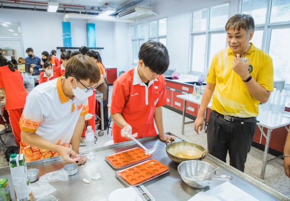 ภาพกิจกรรม   คณะวิทยาศาสตร์และเทคโนโลยี มหาวิทยาลัยราชภัฏกำแพงเพชร ร่วมกับโรงเรียนกำแพงเพชรพิทยาคม จัดโครงการค่ายวิทยาศาสตร์นักเรียนห้องเรียนพิเศษ