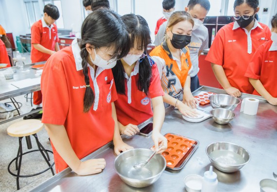 ภาพกิจกรรม   คณะวิทยาศาสตร์และเทคโนโลยี มหาวิทยาลัยราชภัฏกำแพงเพชร ร่วมกับโรงเรียนกำแพงเพชรพิทยาคม จัดโครงการค่ายวิทยาศาสตร์นักเรียนห้องเรียนพิเศษ