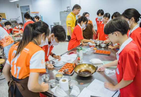 ภาพกิจกรรม   คณะวิทยาศาสตร์และเทคโนโลยี มหาวิทยาลัยราชภัฏกำแพงเพชร ร่วมกับโรงเรียนกำแพงเพชรพิทยาคม จัดโครงการค่ายวิทยาศาสตร์นักเรียนห้องเรียนพิเศษ