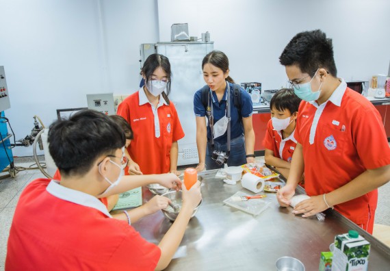 ภาพกิจกรรม   คณะวิทยาศาสตร์และเทคโนโลยี มหาวิทยาลัยราชภัฏกำแพงเพชร ร่วมกับโรงเรียนกำแพงเพชรพิทยาคม จัดโครงการค่ายวิทยาศาสตร์นักเรียนห้องเรียนพิเศษ