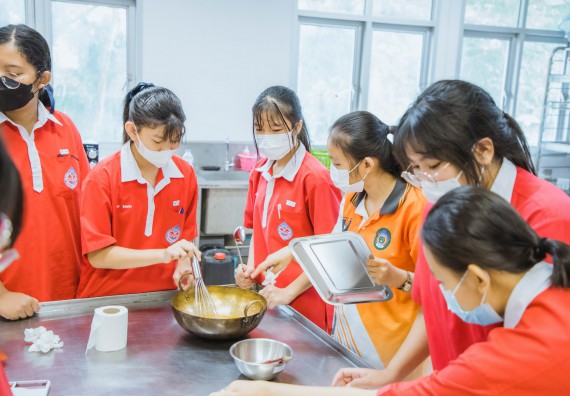 ภาพกิจกรรม   คณะวิทยาศาสตร์และเทคโนโลยี มหาวิทยาลัยราชภัฏกำแพงเพชร ร่วมกับโรงเรียนกำแพงเพชรพิทยาคม จัดโครงการค่ายวิทยาศาสตร์นักเรียนห้องเรียนพิเศษ