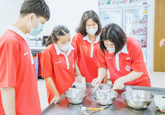 ภาพกิจกรรม   คณะวิทยาศาสตร์และเทคโนโลยี มหาวิทยาลัยราชภัฏกำแพงเพชร ร่วมกับโรงเรียนกำแพงเพชรพิทยาคม จัดโครงการค่ายวิทยาศาสตร์นักเรียนห้องเรียนพิเศษ