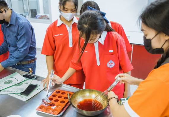 ภาพกิจกรรม   คณะวิทยาศาสตร์และเทคโนโลยี มหาวิทยาลัยราชภัฏกำแพงเพชร ร่วมกับโรงเรียนกำแพงเพชรพิทยาคม จัดโครงการค่ายวิทยาศาสตร์นักเรียนห้องเรียนพิเศษ