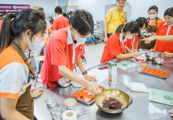 ภาพกิจกรรม   คณะวิทยาศาสตร์และเทคโนโลยี มหาวิทยาลัยราชภัฏกำแพงเพชร ร่วมกับโรงเรียนกำแพงเพชรพิทยาคม จัดโครงการค่ายวิทยาศาสตร์นักเรียนห้องเรียนพิเศษ