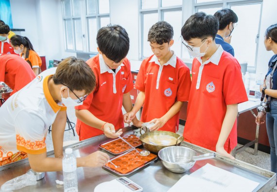 ภาพกิจกรรม   คณะวิทยาศาสตร์และเทคโนโลยี มหาวิทยาลัยราชภัฏกำแพงเพชร ร่วมกับโรงเรียนกำแพงเพชรพิทยาคม จัดโครงการค่ายวิทยาศาสตร์นักเรียนห้องเรียนพิเศษ