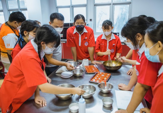 ภาพกิจกรรม   คณะวิทยาศาสตร์และเทคโนโลยี มหาวิทยาลัยราชภัฏกำแพงเพชร ร่วมกับโรงเรียนกำแพงเพชรพิทยาคม จัดโครงการค่ายวิทยาศาสตร์นักเรียนห้องเรียนพิเศษ