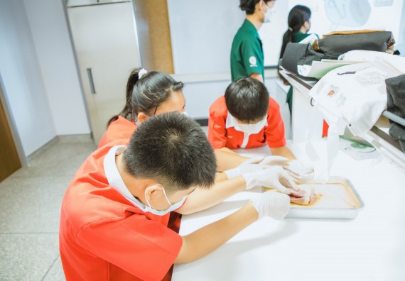 ภาพกิจกรรม   คณะวิทยาศาสตร์และเทคโนโลยี มหาวิทยาลัยราชภัฏกำแพงเพชร ร่วมกับโรงเรียนกำแพงเพชรพิทยาคม จัดโครงการค่ายวิทยาศาสตร์นักเรียนห้องเรียนพิเศษ