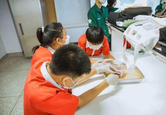 ภาพกิจกรรม   คณะวิทยาศาสตร์และเทคโนโลยี มหาวิทยาลัยราชภัฏกำแพงเพชร ร่วมกับโรงเรียนกำแพงเพชรพิทยาคม จัดโครงการค่ายวิทยาศาสตร์นักเรียนห้องเรียนพิเศษ