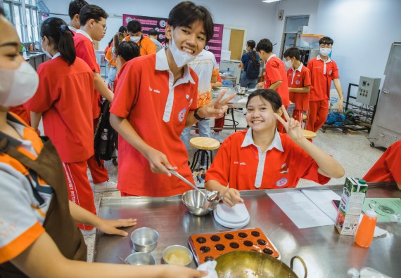 ภาพกิจกรรม   คณะวิทยาศาสตร์และเทคโนโลยี มหาวิทยาลัยราชภัฏกำแพงเพชร ร่วมกับโรงเรียนกำแพงเพชรพิทยาคม จัดโครงการค่ายวิทยาศาสตร์นักเรียนห้องเรียนพิเศษ