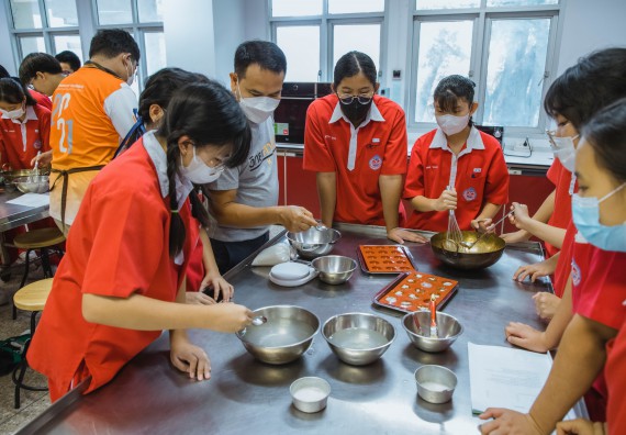 ภาพกิจกรรม   คณะวิทยาศาสตร์และเทคโนโลยี มหาวิทยาลัยราชภัฏกำแพงเพชร ร่วมกับโรงเรียนกำแพงเพชรพิทยาคม จัดโครงการค่ายวิทยาศาสตร์นักเรียนห้องเรียนพิเศษ