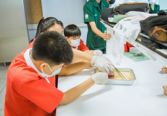 ภาพกิจกรรม   คณะวิทยาศาสตร์และเทคโนโลยี มหาวิทยาลัยราชภัฏกำแพงเพชร ร่วมกับโรงเรียนกำแพงเพชรพิทยาคม จัดโครงการค่ายวิทยาศาสตร์นักเรียนห้องเรียนพิเศษ