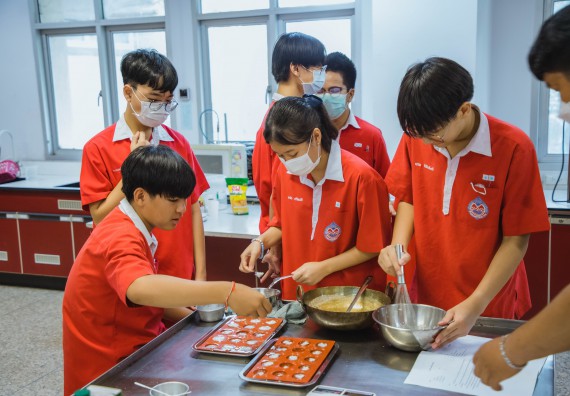 ภาพกิจกรรม   คณะวิทยาศาสตร์และเทคโนโลยี มหาวิทยาลัยราชภัฏกำแพงเพชร ร่วมกับโรงเรียนกำแพงเพชรพิทยาคม จัดโครงการค่ายวิทยาศาสตร์นักเรียนห้องเรียนพิเศษ