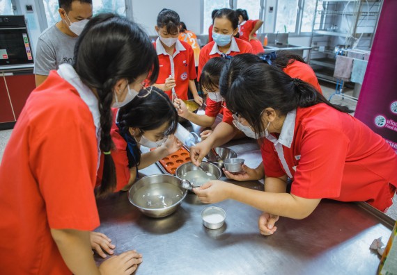 ภาพกิจกรรม   คณะวิทยาศาสตร์และเทคโนโลยี มหาวิทยาลัยราชภัฏกำแพงเพชร ร่วมกับโรงเรียนกำแพงเพชรพิทยาคม จัดโครงการค่ายวิทยาศาสตร์นักเรียนห้องเรียนพิเศษ