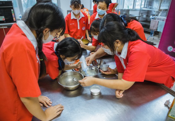 ภาพกิจกรรม   คณะวิทยาศาสตร์และเทคโนโลยี มหาวิทยาลัยราชภัฏกำแพงเพชร ร่วมกับโรงเรียนกำแพงเพชรพิทยาคม จัดโครงการค่ายวิทยาศาสตร์นักเรียนห้องเรียนพิเศษ