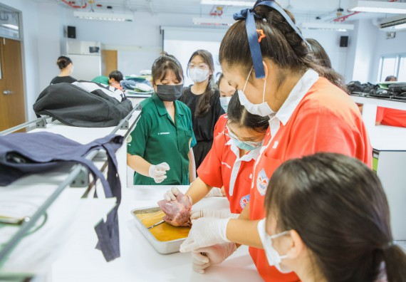 ภาพกิจกรรม   คณะวิทยาศาสตร์และเทคโนโลยี มหาวิทยาลัยราชภัฏกำแพงเพชร ร่วมกับโรงเรียนกำแพงเพชรพิทยาคม จัดโครงการค่ายวิทยาศาสตร์นักเรียนห้องเรียนพิเศษ