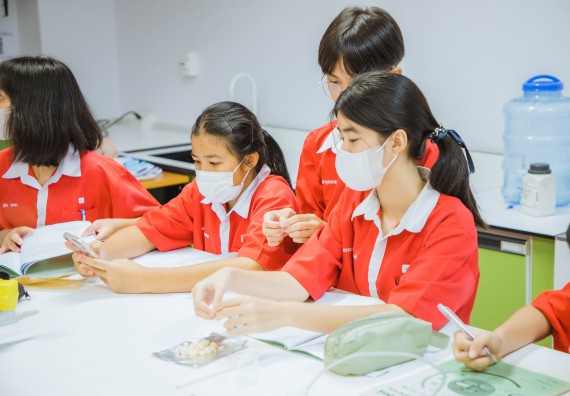 ภาพกิจกรรม   คณะวิทยาศาสตร์และเทคโนโลยี มหาวิทยาลัยราชภัฏกำแพงเพชร ร่วมกับโรงเรียนกำแพงเพชรพิทยาคม จัดโครงการค่ายวิทยาศาสตร์นักเรียนห้องเรียนพิเศษ