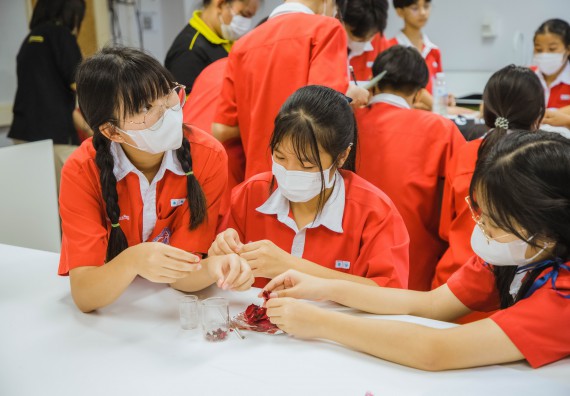 ภาพกิจกรรม   คณะวิทยาศาสตร์และเทคโนโลยี มหาวิทยาลัยราชภัฏกำแพงเพชร ร่วมกับโรงเรียนกำแพงเพชรพิทยาคม จัดโครงการค่ายวิทยาศาสตร์นักเรียนห้องเรียนพิเศษ