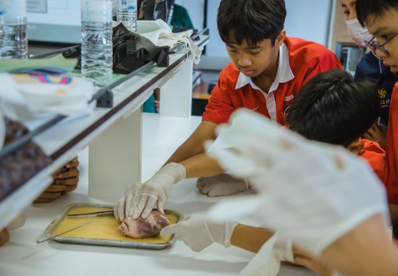 ภาพกิจกรรม   คณะวิทยาศาสตร์และเทคโนโลยี มหาวิทยาลัยราชภัฏกำแพงเพชร ร่วมกับโรงเรียนกำแพงเพชรพิทยาคม จัดโครงการค่ายวิทยาศาสตร์นักเรียนห้องเรียนพิเศษ