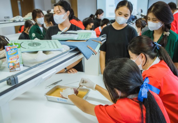 ภาพกิจกรรม   คณะวิทยาศาสตร์และเทคโนโลยี มหาวิทยาลัยราชภัฏกำแพงเพชร ร่วมกับโรงเรียนกำแพงเพชรพิทยาคม จัดโครงการค่ายวิทยาศาสตร์นักเรียนห้องเรียนพิเศษ