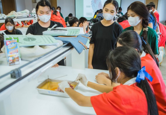 ภาพกิจกรรม   คณะวิทยาศาสตร์และเทคโนโลยี มหาวิทยาลัยราชภัฏกำแพงเพชร ร่วมกับโรงเรียนกำแพงเพชรพิทยาคม จัดโครงการค่ายวิทยาศาสตร์นักเรียนห้องเรียนพิเศษ