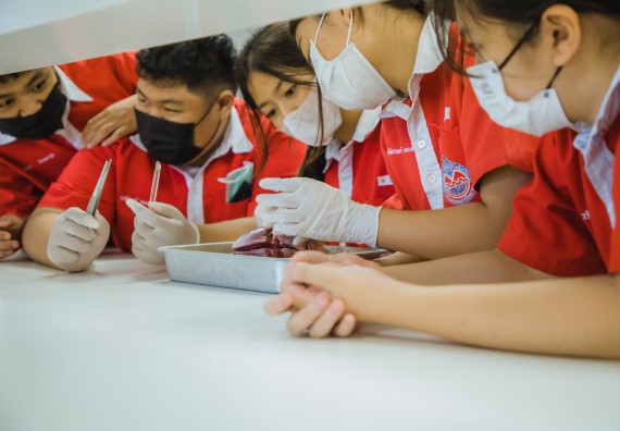 ภาพกิจกรรม   คณะวิทยาศาสตร์และเทคโนโลยี มหาวิทยาลัยราชภัฏกำแพงเพชร ร่วมกับโรงเรียนกำแพงเพชรพิทยาคม จัดโครงการค่ายวิทยาศาสตร์นักเรียนห้องเรียนพิเศษ