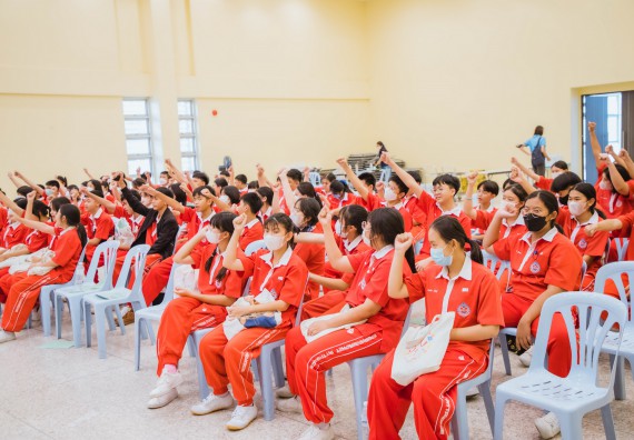 ภาพกิจกรรม   คณะวิทยาศาสตร์และเทคโนโลยี มหาวิทยาลัยราชภัฏกำแพงเพชร ร่วมกับโรงเรียนกำแพงเพชรพิทยาคม จัดโครงการค่ายวิทยาศาสตร์นักเรียนห้องเรียนพิเศษ