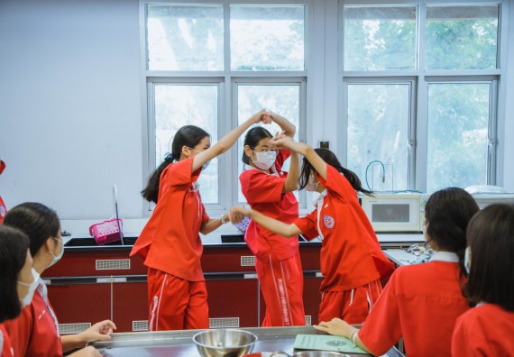 ภาพกิจกรรม   คณะวิทยาศาสตร์และเทคโนโลยี มหาวิทยาลัยราชภัฏกำแพงเพชร ร่วมกับโรงเรียนกำแพงเพชรพิทยาคม จัดโครงการค่ายวิทยาศาสตร์นักเรียนห้องเรียนพิเศษ