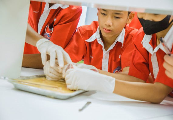 ภาพกิจกรรม   คณะวิทยาศาสตร์และเทคโนโลยี มหาวิทยาลัยราชภัฏกำแพงเพชร ร่วมกับโรงเรียนกำแพงเพชรพิทยาคม จัดโครงการค่ายวิทยาศาสตร์นักเรียนห้องเรียนพิเศษ