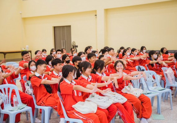 ภาพกิจกรรม   คณะวิทยาศาสตร์และเทคโนโลยี มหาวิทยาลัยราชภัฏกำแพงเพชร ร่วมกับโรงเรียนกำแพงเพชรพิทยาคม จัดโครงการค่ายวิทยาศาสตร์นักเรียนห้องเรียนพิเศษ